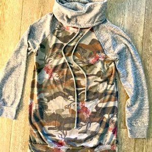My Story camo bullskull pullover
